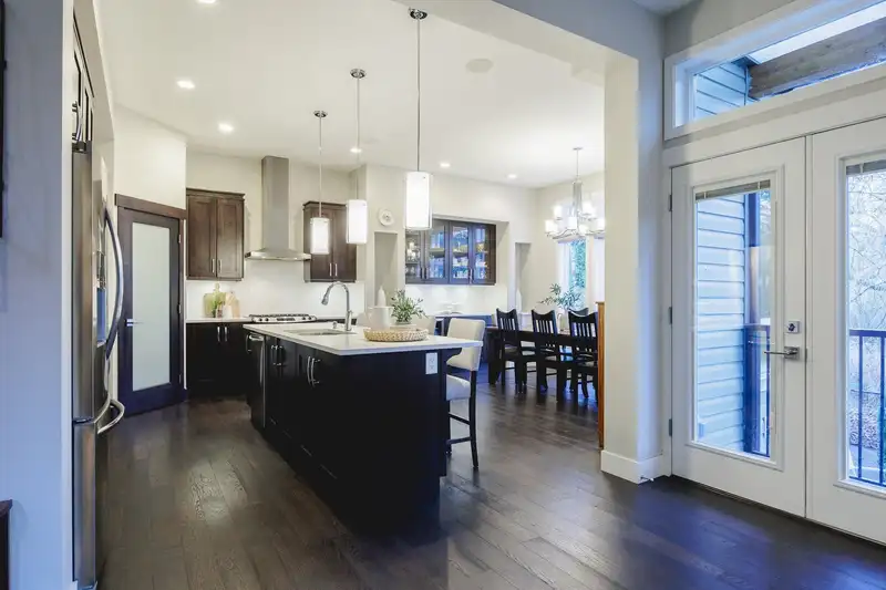 18055 67A AVENUE - photo 3 of 40