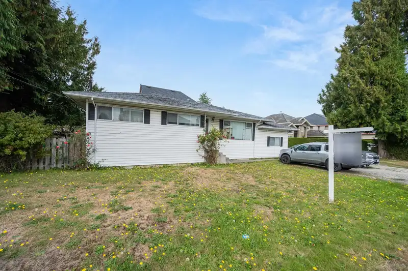12411 78 AVENUE - photo 3 of 10