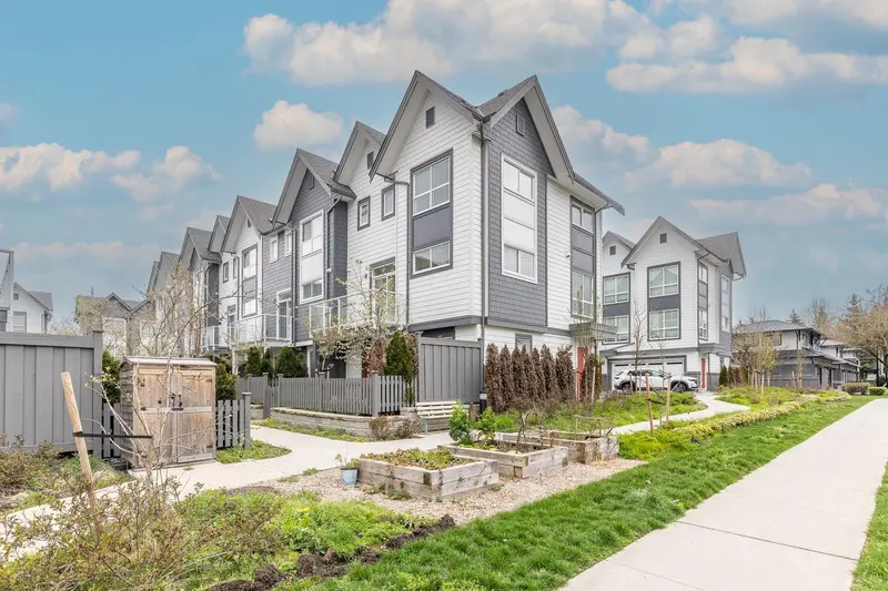 20 23785 DEWDNEY TRUNK ROAD - photo 2 of 25