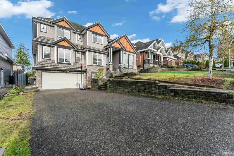 18011 63B AVENUE - photo 1 of 40