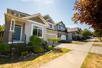16576 59A AVENUE - thumbnail 4