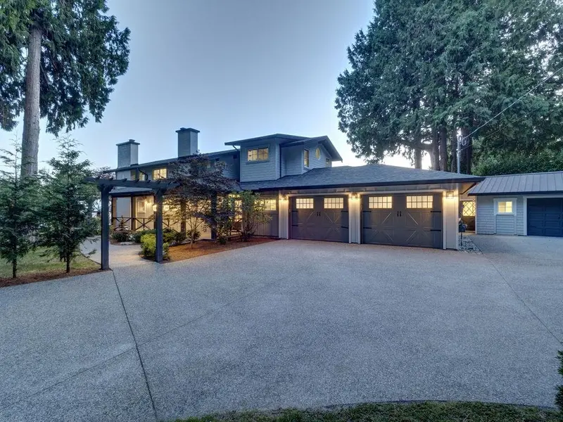 3175-3177 BEACH AVENUE - photo 2 of 25