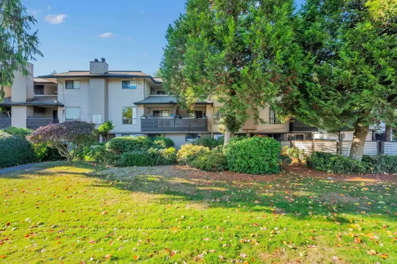 14846 HOLLY PARK LANE - photo 1 of 19