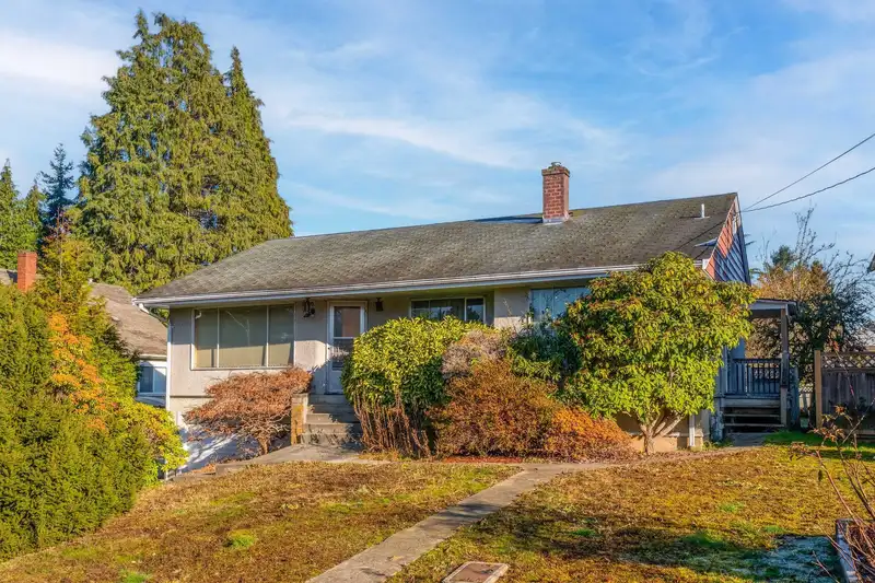 13817 BERG ROAD - photo 1 of 27