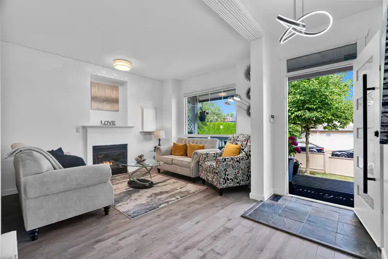 5653 148A STREET - photo 2 of 40