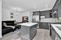 5653 148A STREET - thumbnail 5