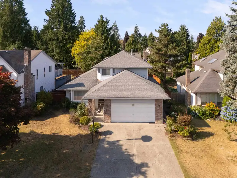 15753 98 AVENUE - photo 2 of 40