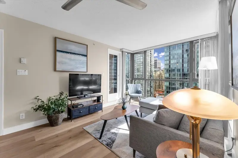 2011 1331 ALBERNI STREET - photo 2 of 25