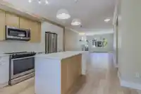 44 6350 142ND STREET - thumbnail 8