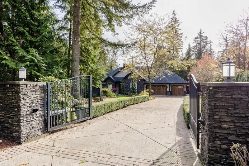 27552 128 AVENUE - photo 2 of 25