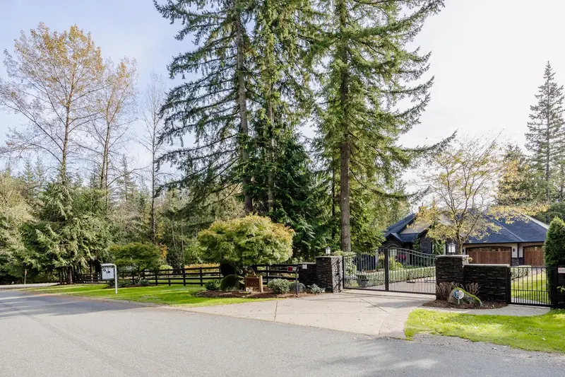 27552 128 AVENUE - photo 3 of 25