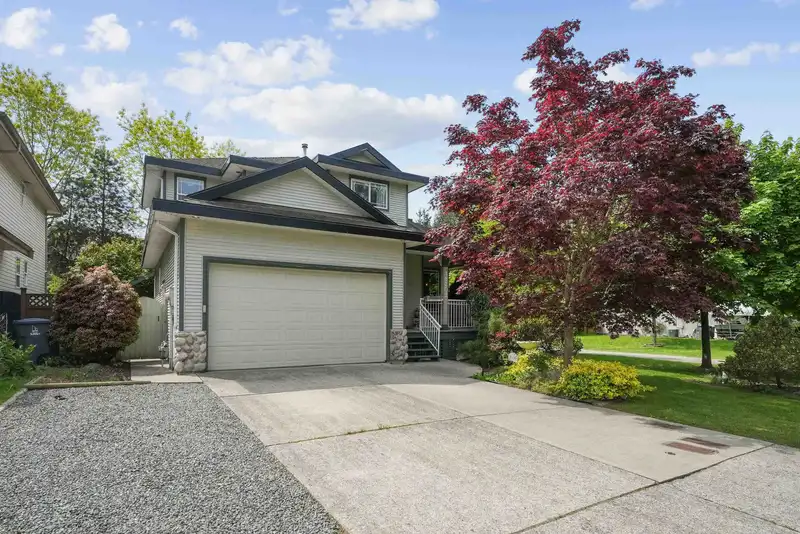 18202 69 AVENUE - photo 1 of 40