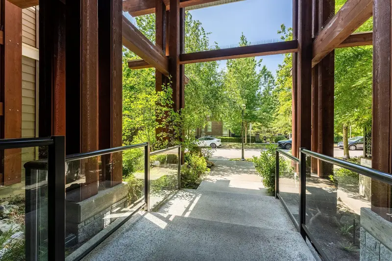 406 6328 LARKIN DRIVE - photo 3 of 25