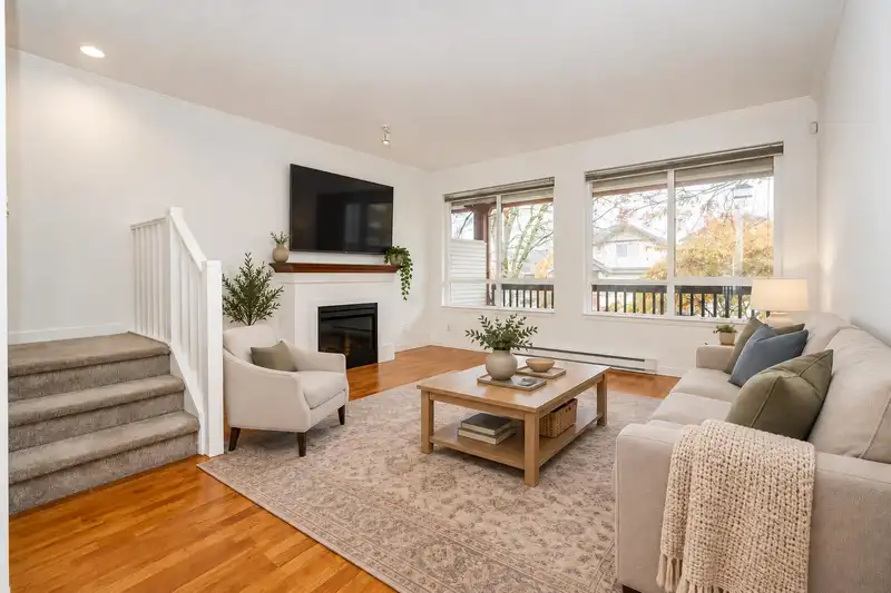 35 16772 61 AVENUE - photo 4 of 25
