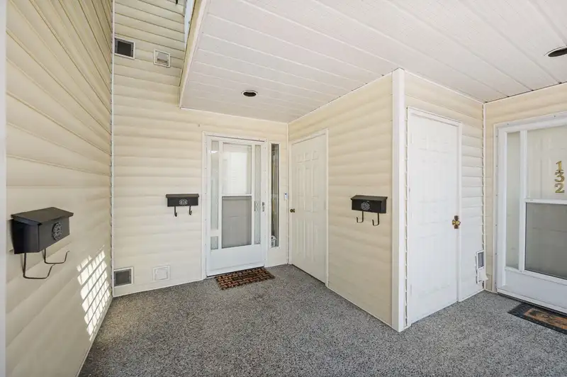 131 7156 121 STREET - photo 2 of 25