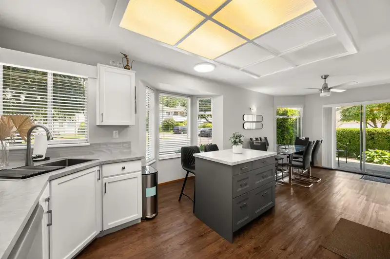 131 7156 121 STREET - photo 3 of 25