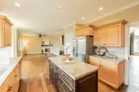 16625 85B AVENUE - thumbnail 11