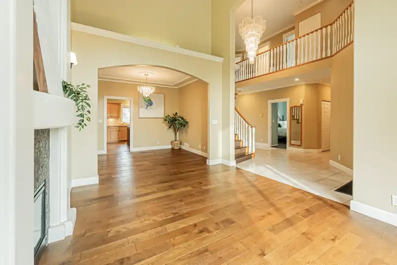 16625 85B AVENUE - photo 4 of 40