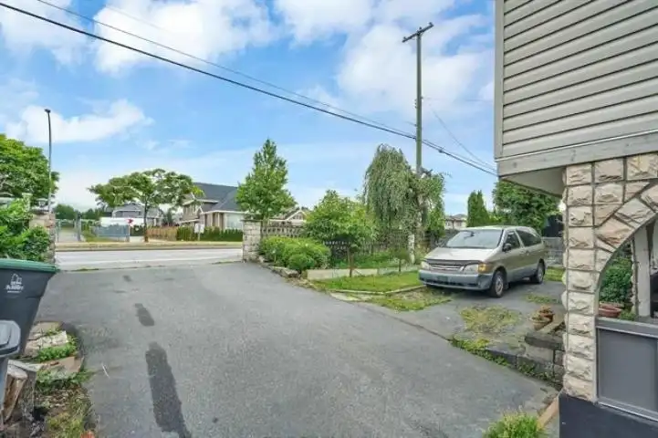 14478 88 AVENUE - photo 2 of 23