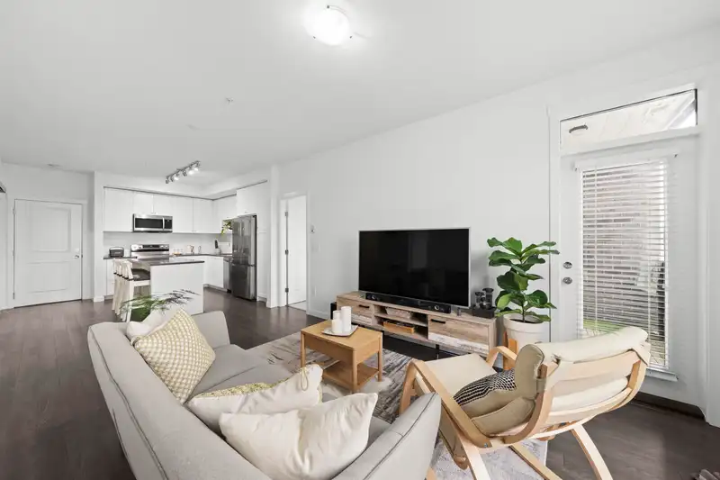 405 13623 81A AVENUE - photo 1 of 29