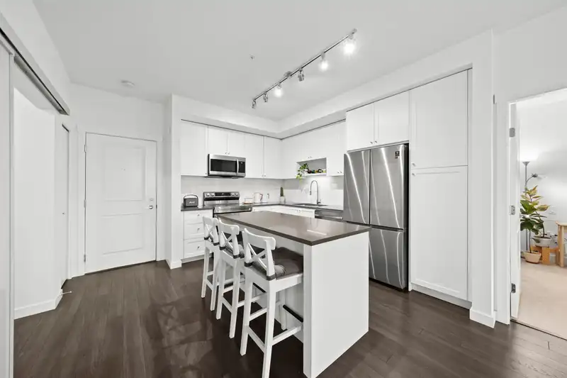 405 13623 81A AVENUE - photo 4 of 29