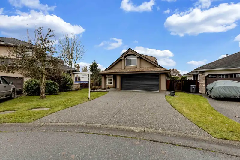 8518 165A STREET - photo 1 of 40
