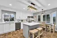 8518 165A STREET - thumbnail 16