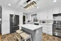 8518 165A STREET - thumbnail 17