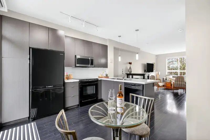6 19505 68A AVENUE - photo 3 of 36