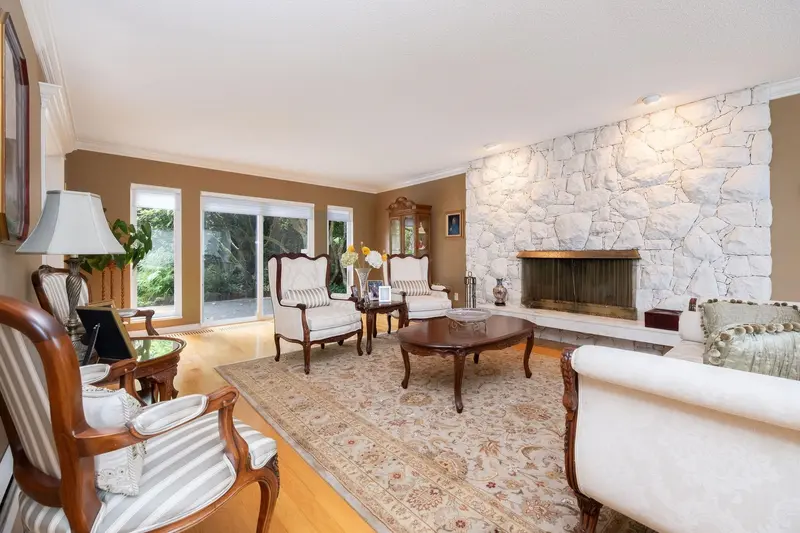 6350 BUCKINGHAM DRIVE - photo 3 of 25