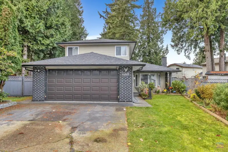 6769 129A STREET - photo 2 of 32