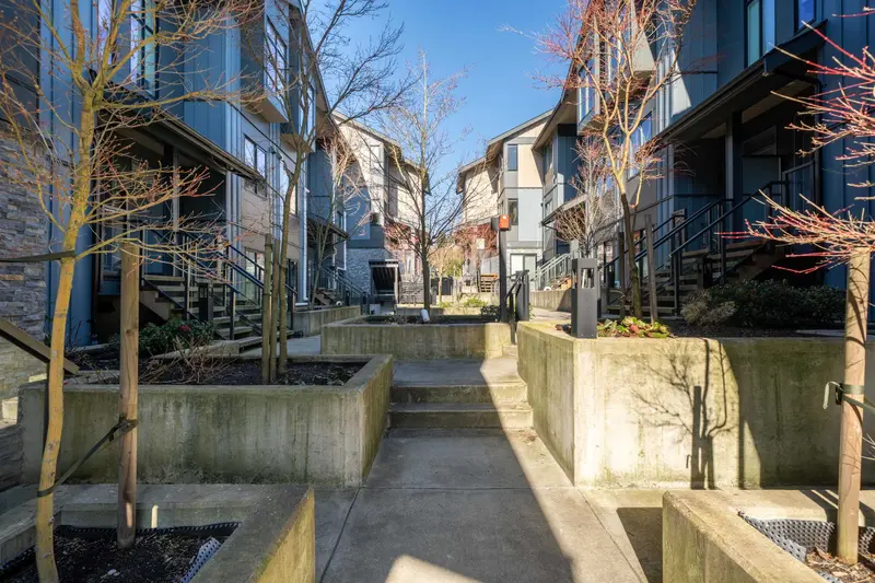 210 7131 17TH AVENUE - photo 3 of 25