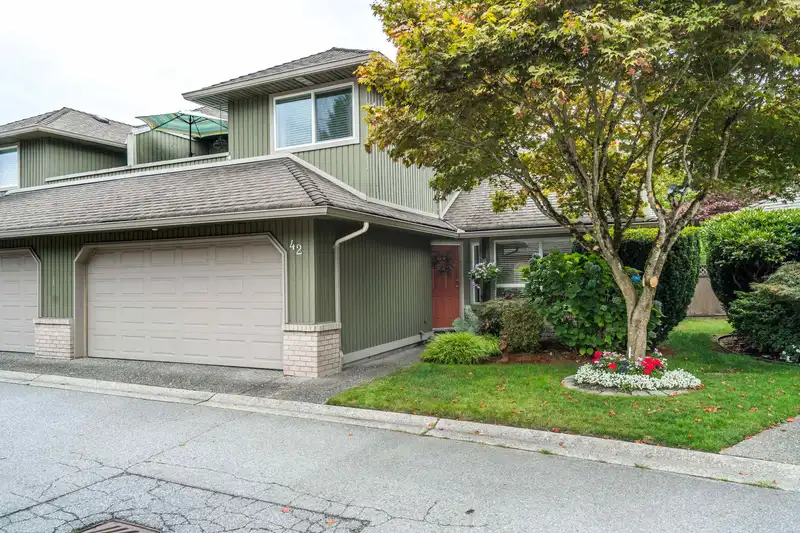 42 8560 162 STREET - photo 1 of 1