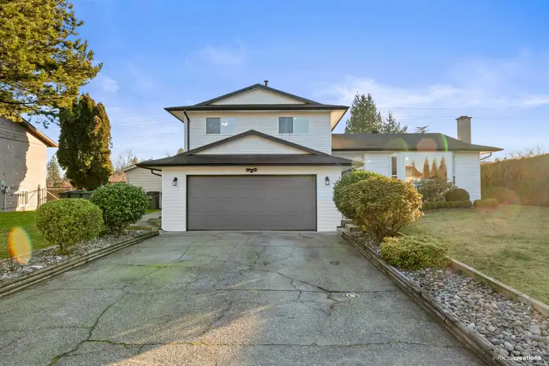 15796 95A AVENUE - photo 2 of 23