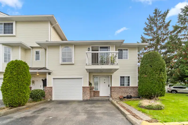 4 13958 72 AVENUE - photo 3 of 33