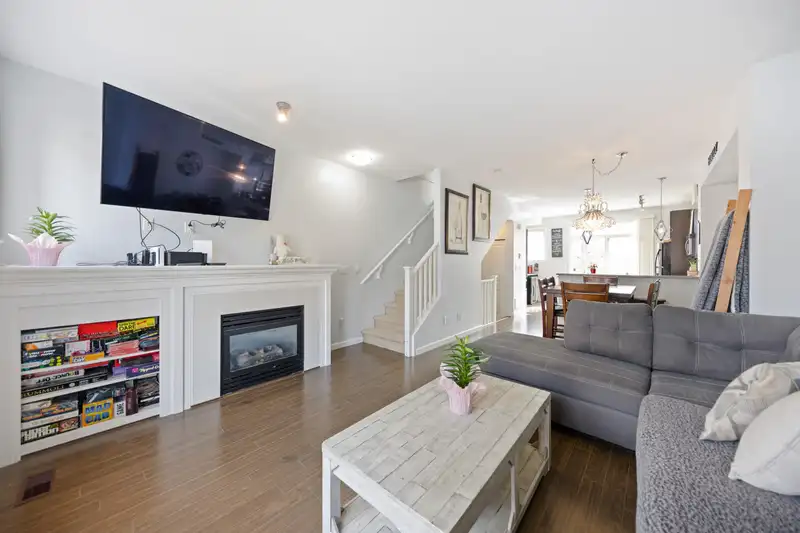 96 18777 68A AVENUE - photo 1 of 28