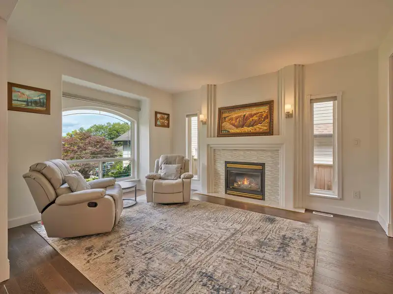 17802 100A AVENUE - photo 3 of 40