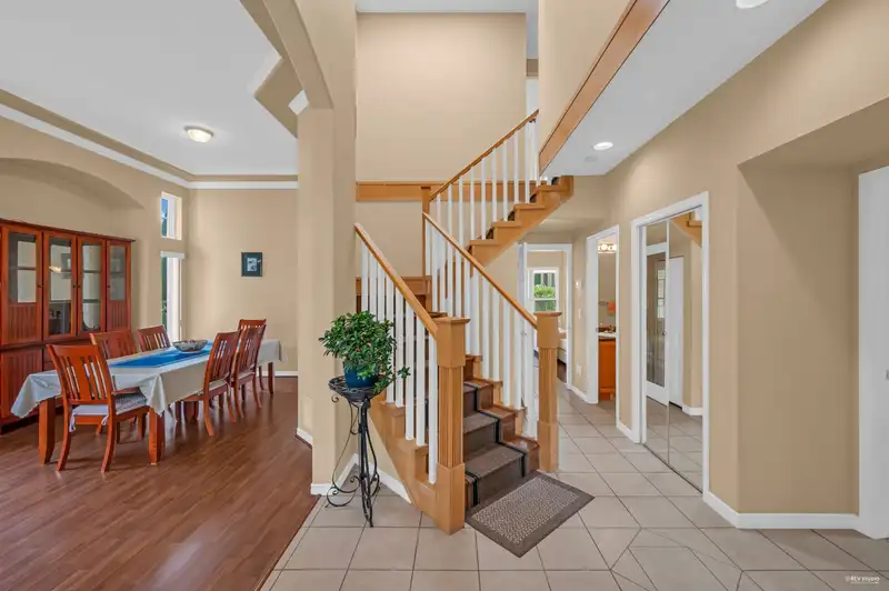 15438 112 AVENUE - photo 4 of 40