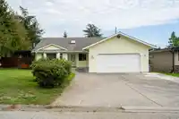 6118 175A STREET - thumbnail 2