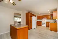 6118 175A STREET - thumbnail 19