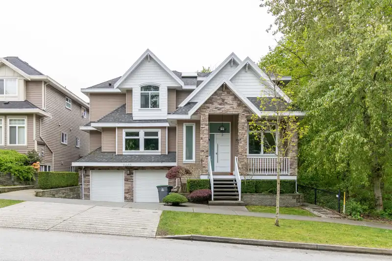 14488 61A AVENUE - photo 2 of 33