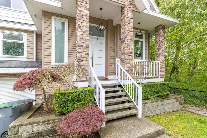 14488 61A AVENUE - photo 3 of 33