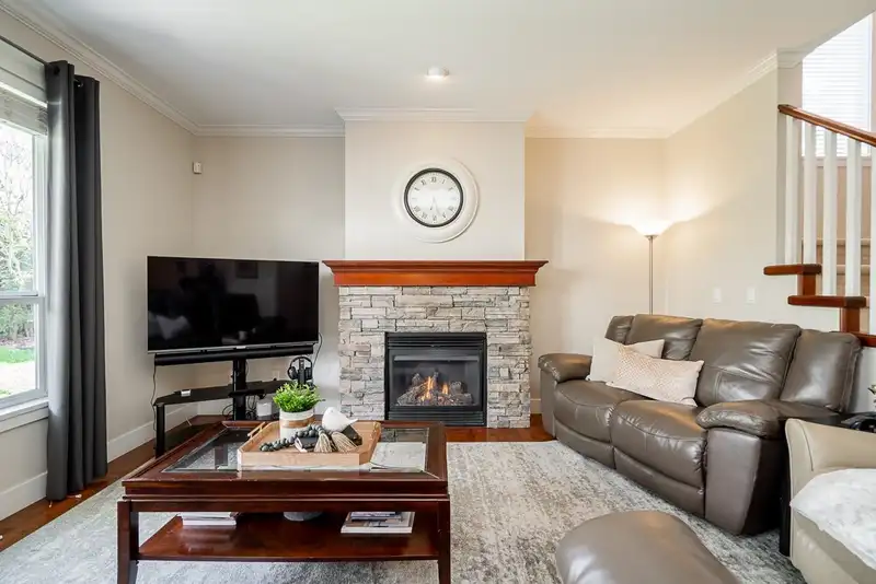 17999 71 AVENUE - photo 4 of 29