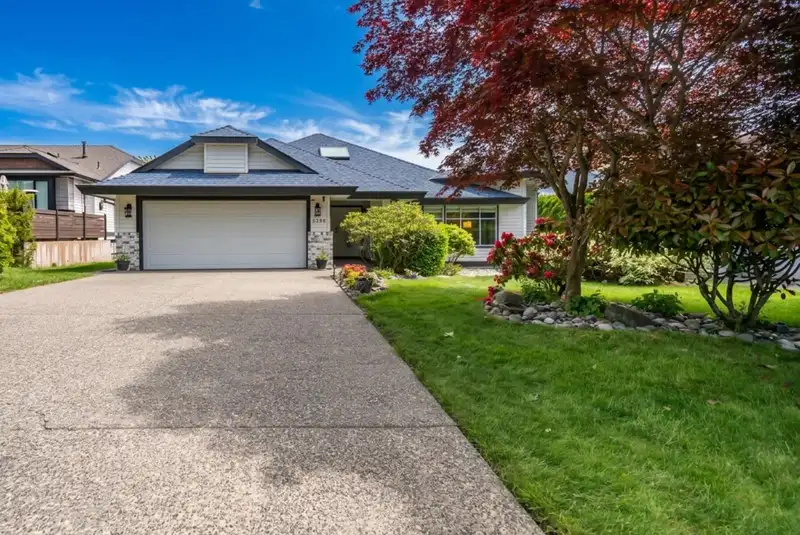 6238 191A STREET - photo 1 of 30