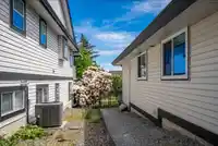 6238 191A STREET - thumbnail 26