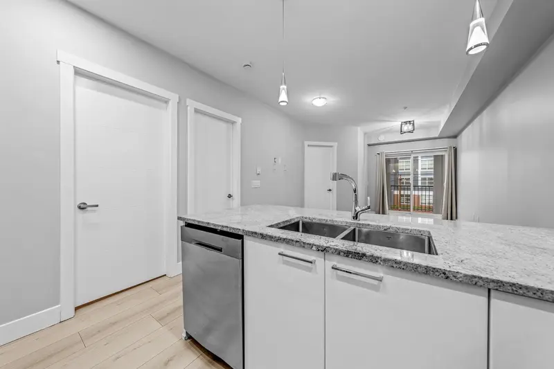 208 20175 53 AVENUE - photo 4 of 25