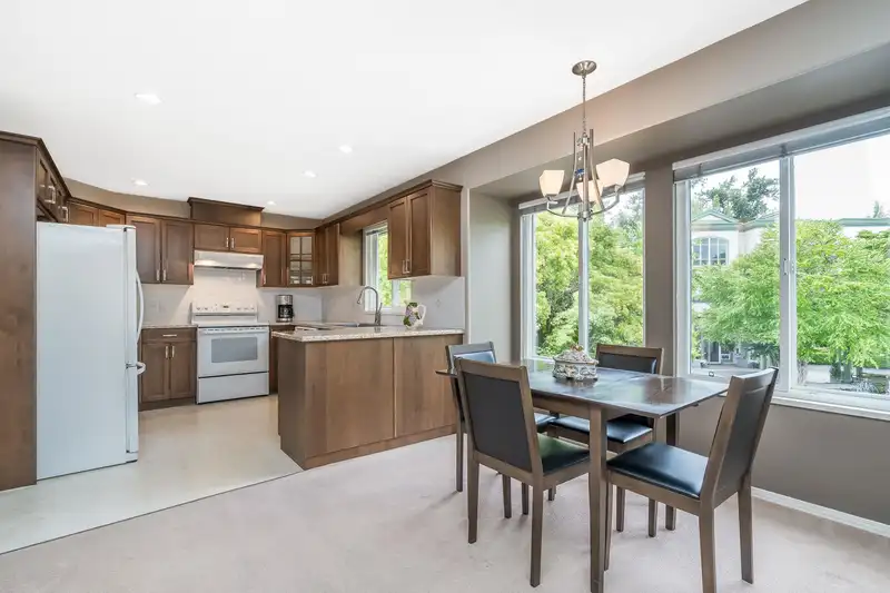107 13888 70 AVENUE - photo 3 of 40