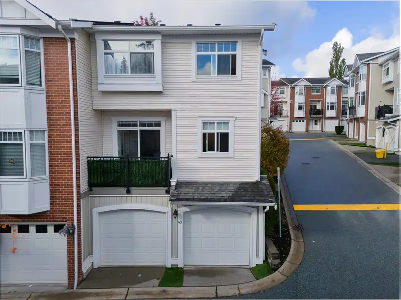 49 19551 66 AVENUE - photo 1 of 29