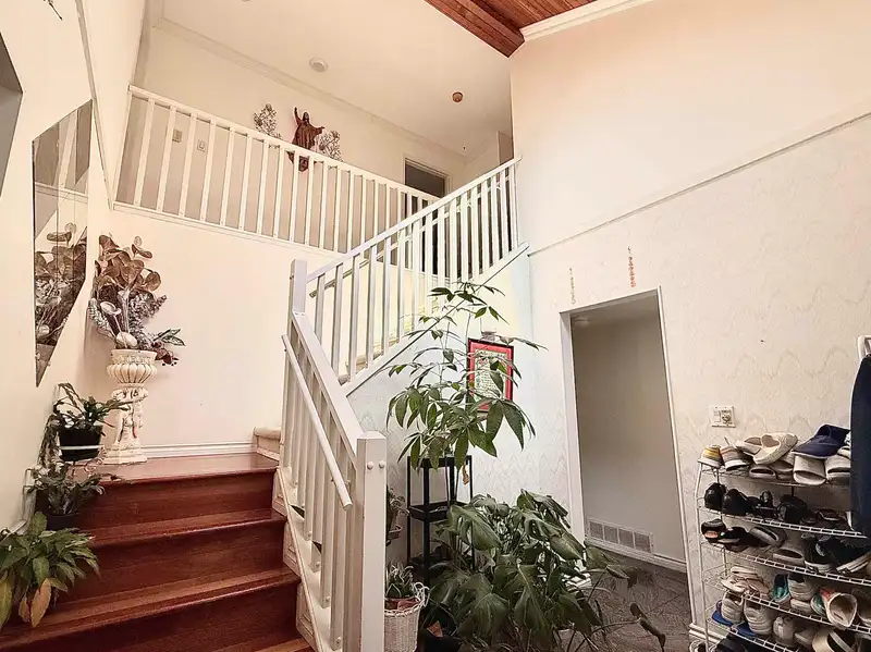 9955 149 STREET - photo 2 of 3