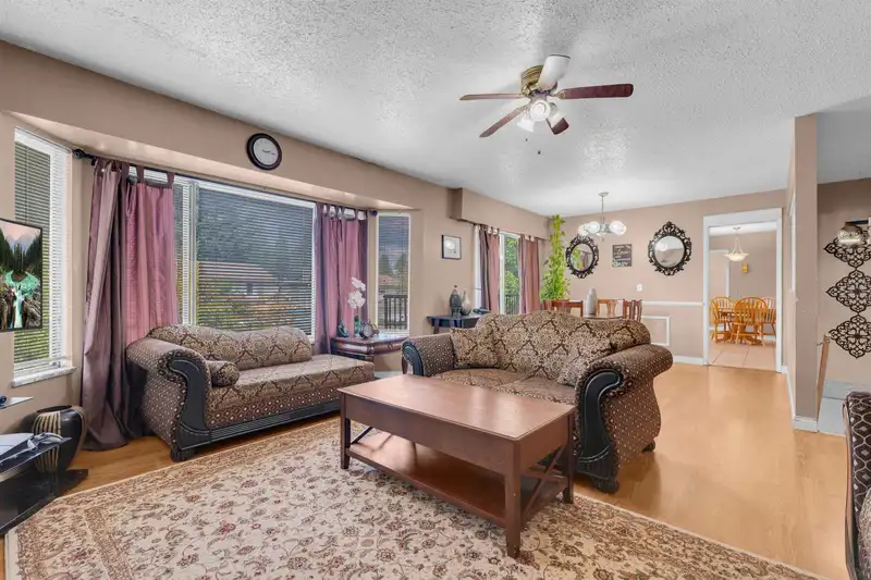 14110 72A AVENUE - photo 4 of 30